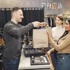 Customer Support Vs Customer Service Whats the Difference Infraon