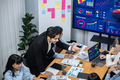 Will Dashboards Survive the Rise of Autonomous Analytics? 4 590237 1 min 1 2
