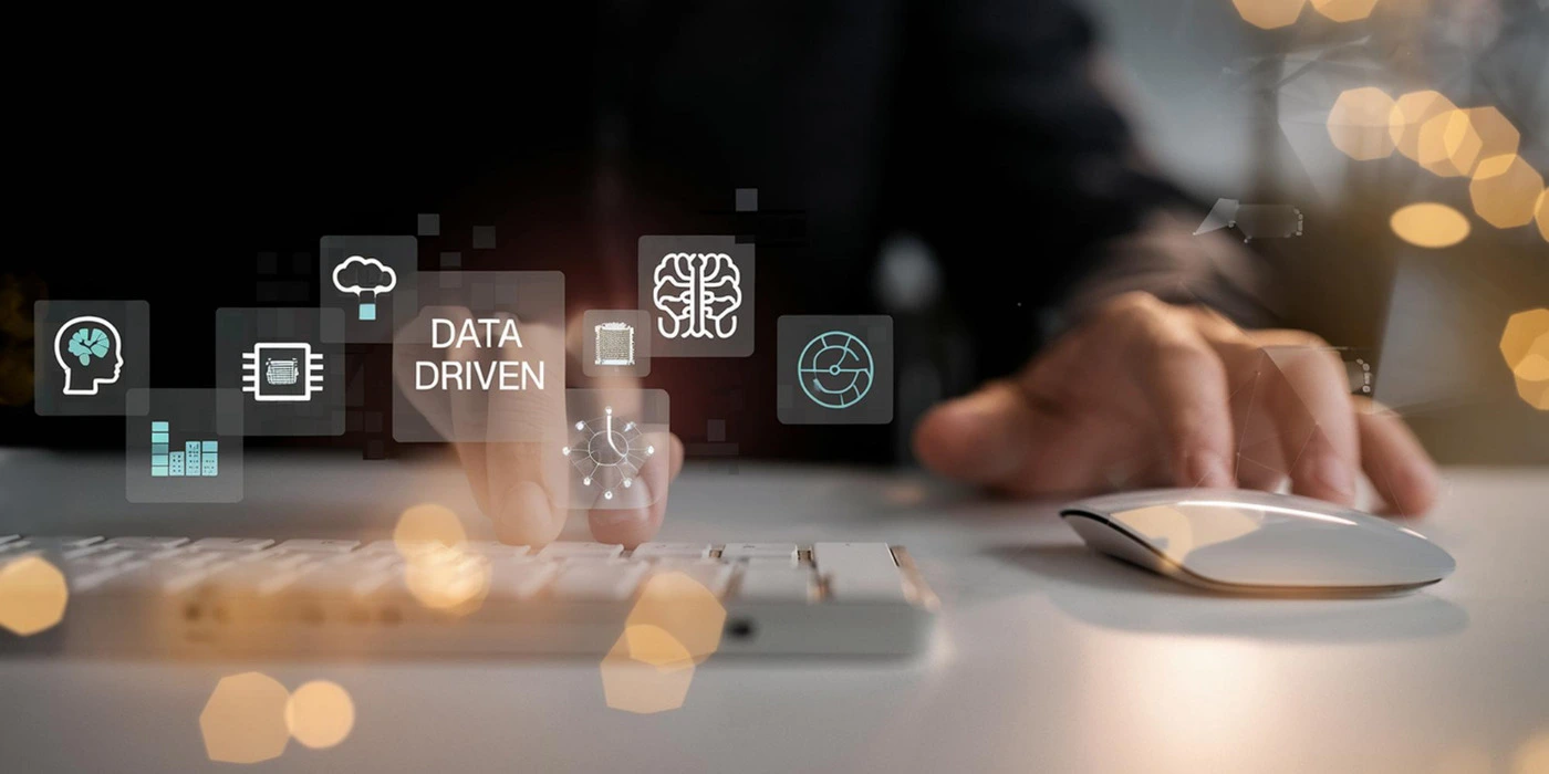 Log Aggregation: Your Guide to Smarter Data 1 data loggin hero