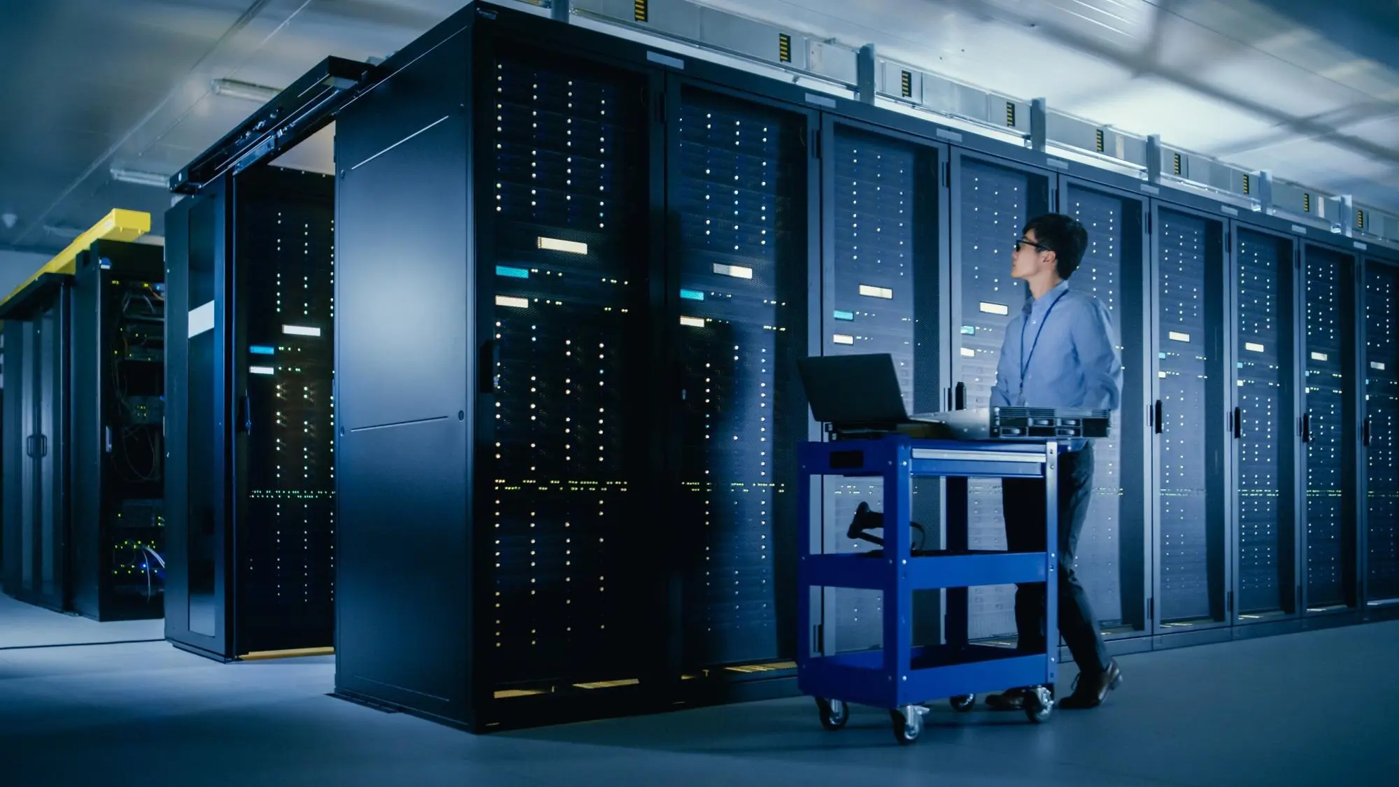 Understanding Server Infrastructure: Components and Importance 1 server infrastructure